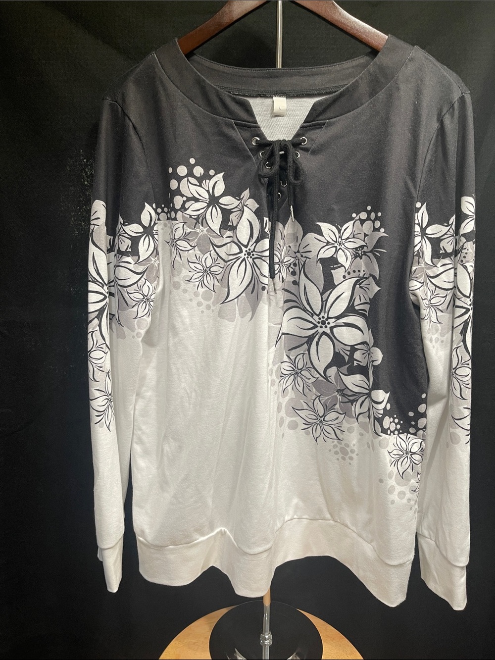 Women's Black and White Floral Lace-Up Pullover Hoodie